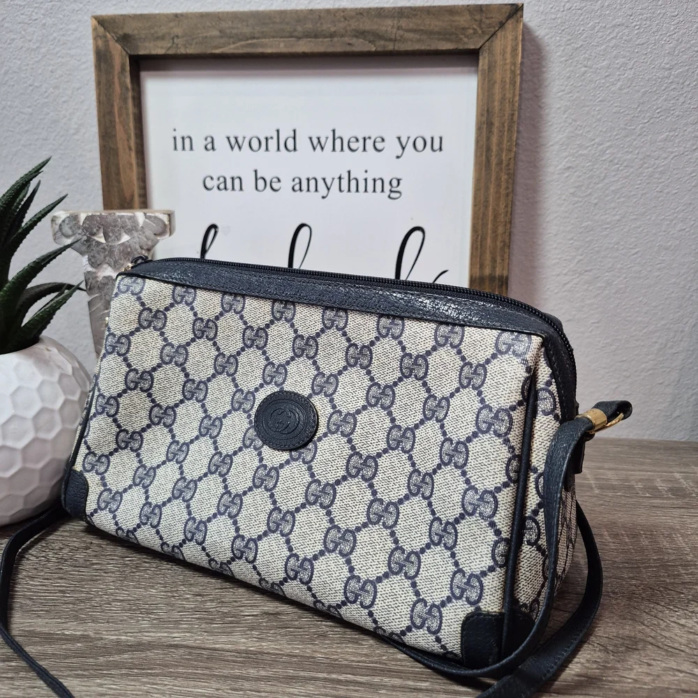 Gucci Vintage Crosbody Bag In Great Condition, 100% Authentic - Picture 3 of 11
